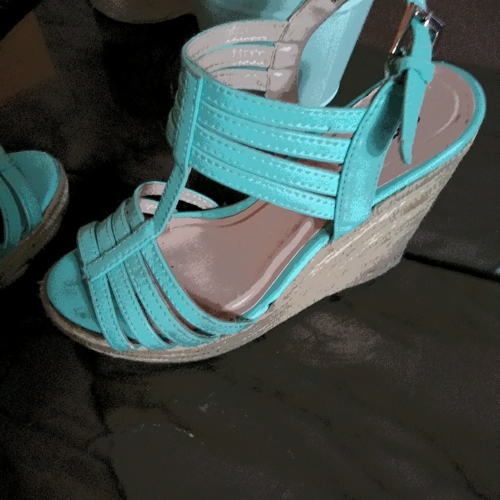 Shoes - Picture 6 of 8